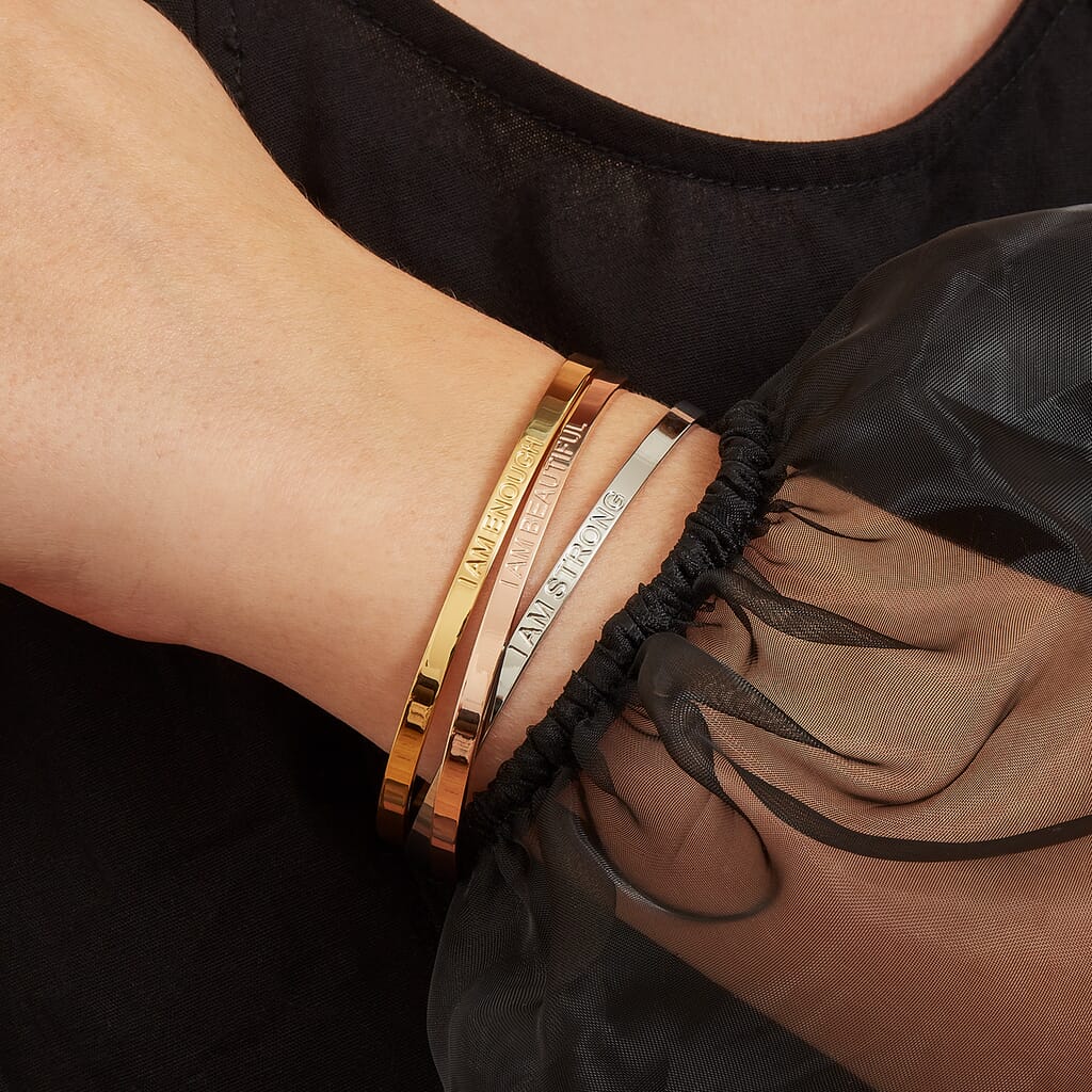 Classic-bracelet-set-1.jpeg?w=1024&h=1024&scale Classic-bracelet-set-1.jpeg?w=1024&h=1024&scale