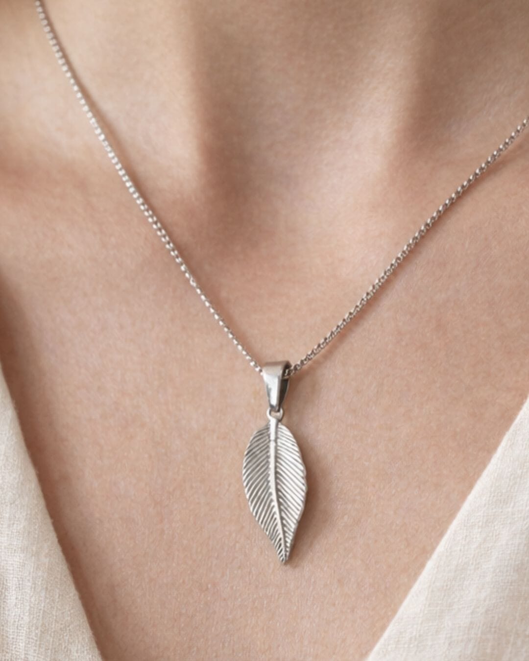 Feather-Necklace-Silver-.jpg?w=819&h=1024&scale