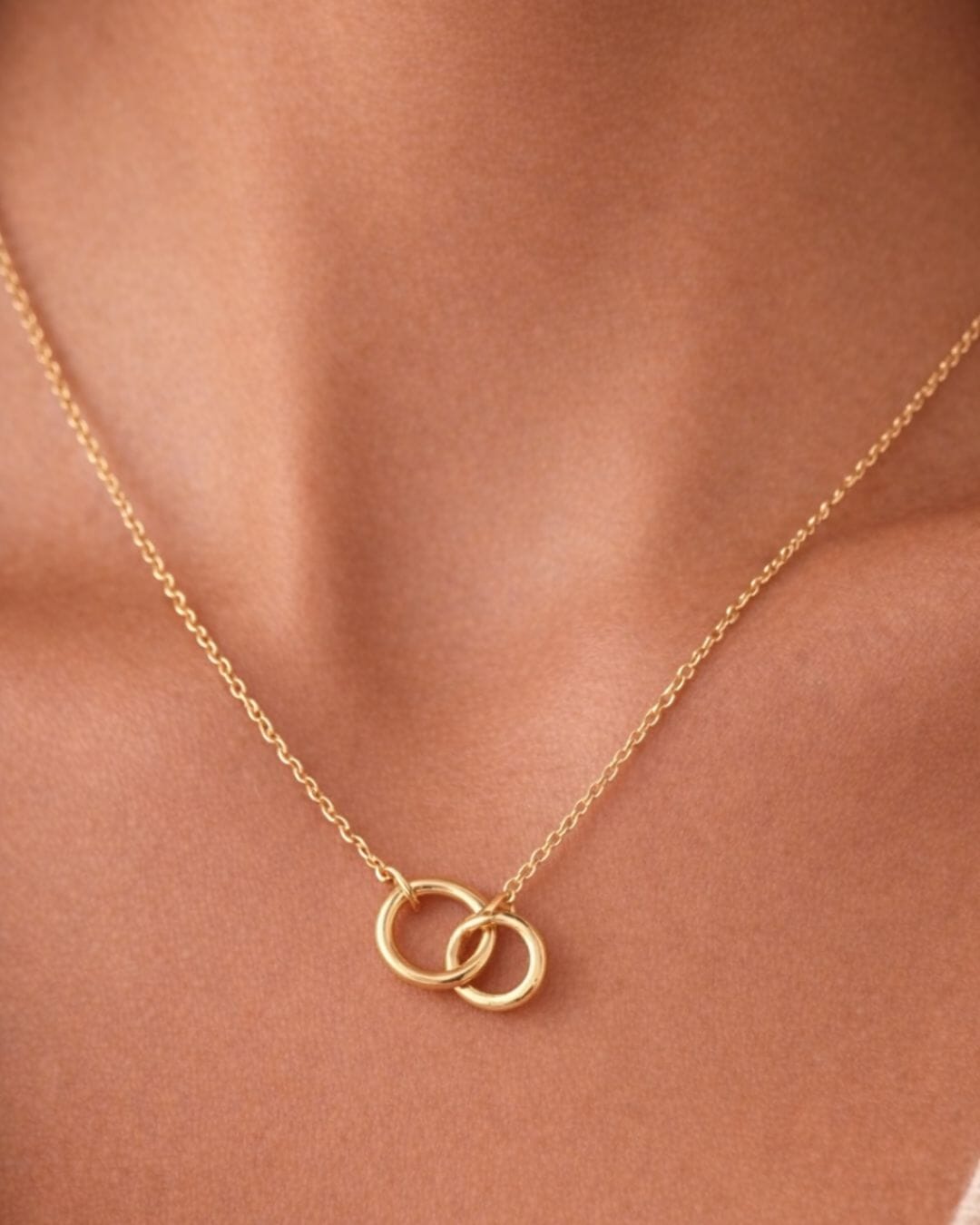 Intertwined-Necklace-Gold.jpg?w=819&h=1024&scale