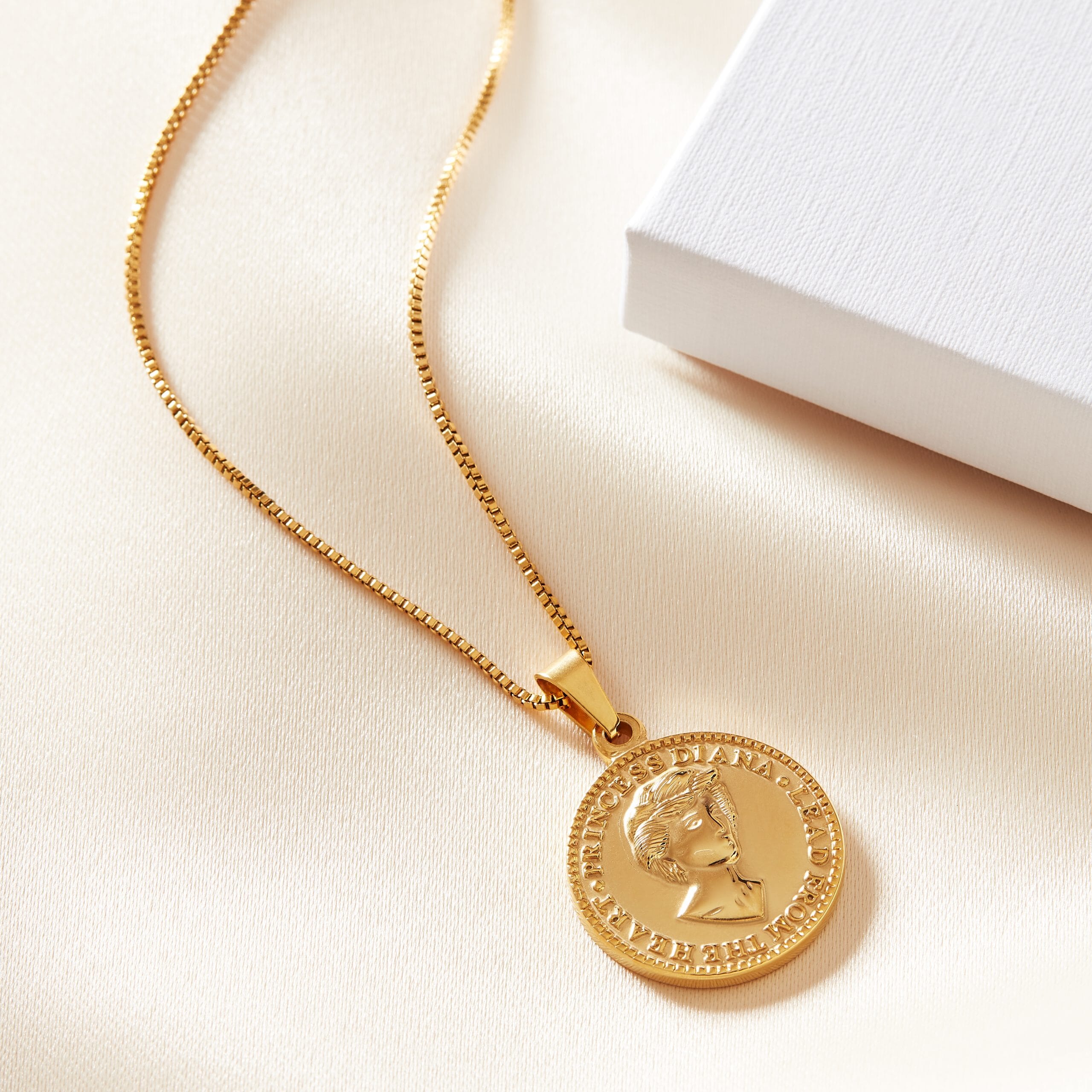Princess Diana 'Lead from the Heart' Icon Necklace Gold - Soul Analyse