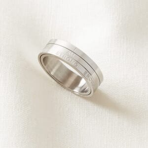 Silver-colour-spinner-ring-061-scaled