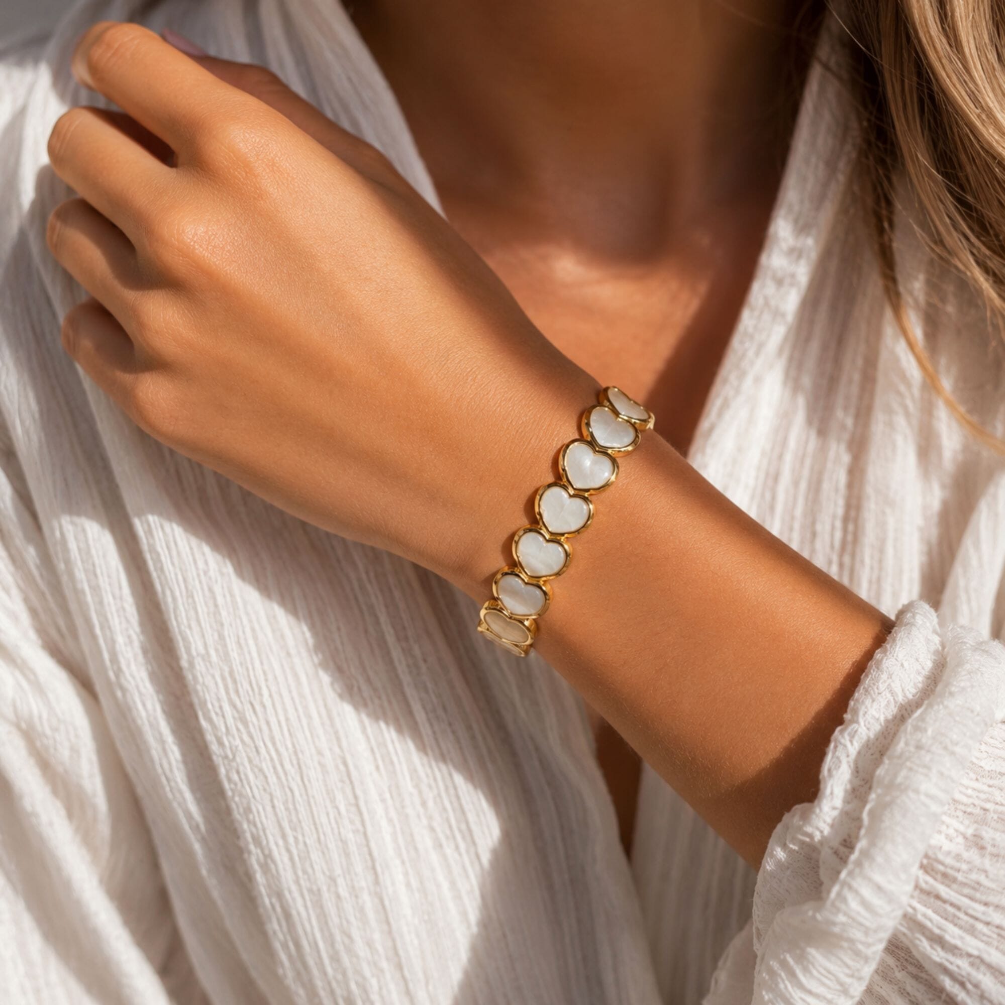 Luna Love Bangle Gold