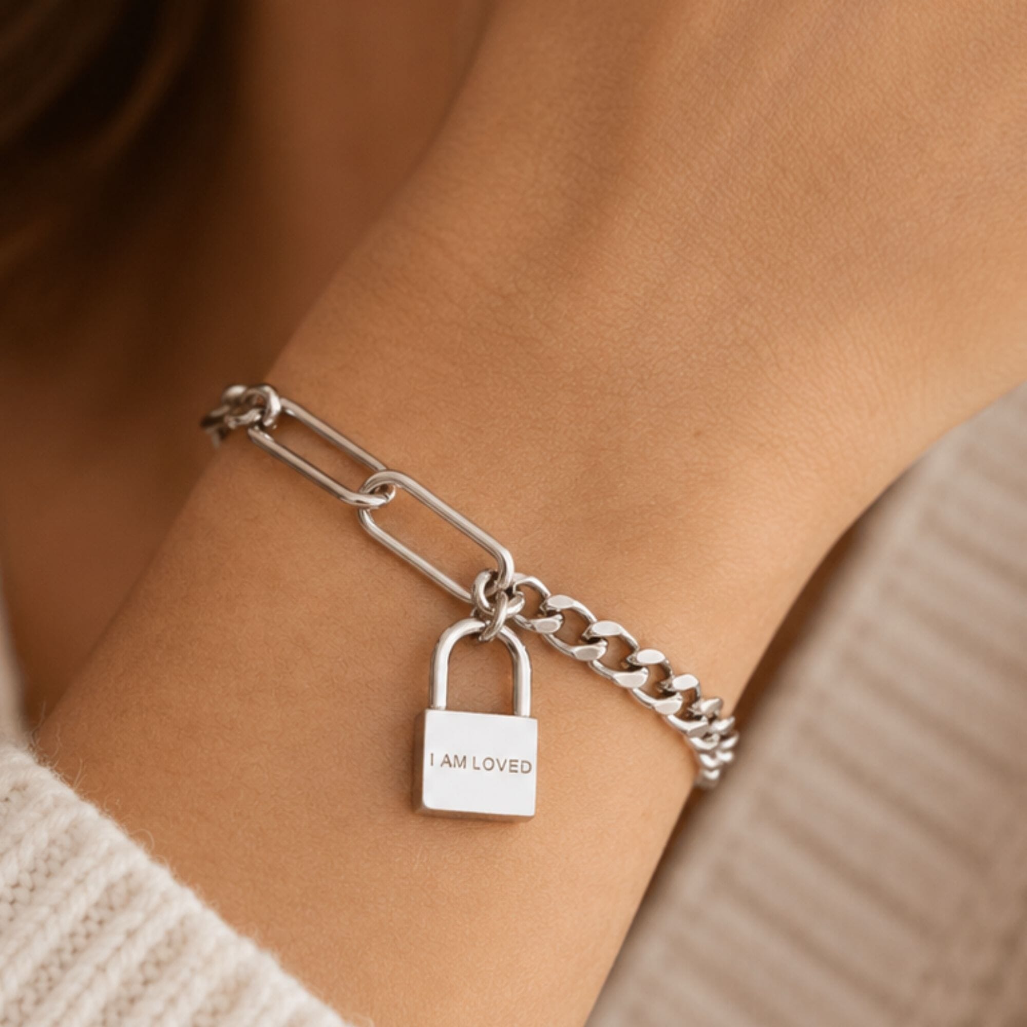 padlock-bracelet-2000x2000-1.jpg?w=1024&h=1024&scale