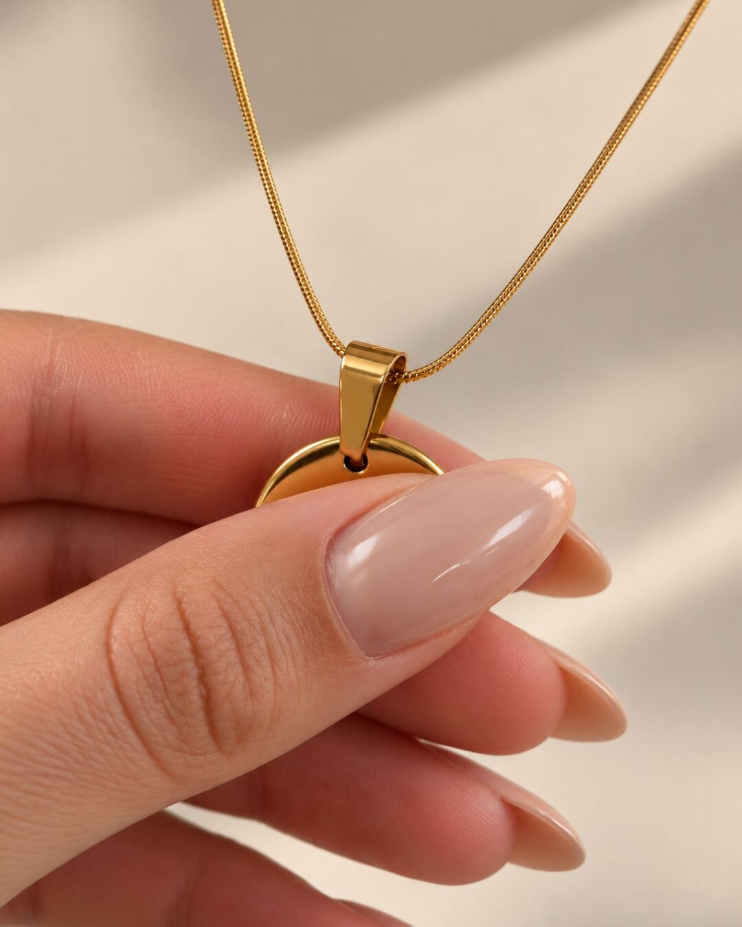 pause-i-am-strong-gold-thumb.jpg?w=819&h=1024&scale